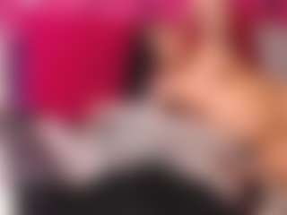 Live cam show with sarawiills - Living Room on livesuperchat.net