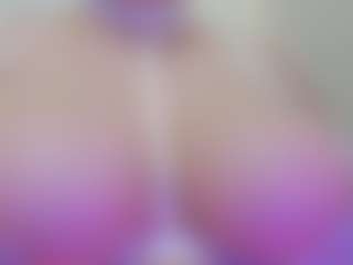 juliana-bigboobs's Live Sex Cam Show