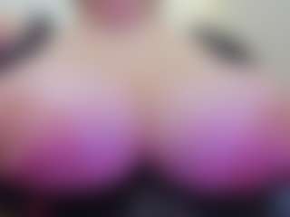 juliana-bigboobs's Live Sex Cam Show