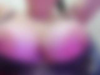 juliana-bigboobs's Live Sex Cam Show