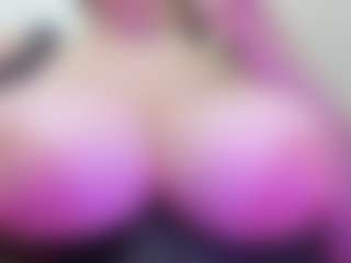 juliana-bigboobs's Live Sex Cam Show