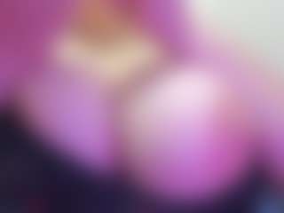 熟女モデルjuliana-bigboobsのライブチャット配信中
