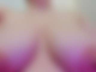 juliana-bigboobs's Live Sex Cam Show