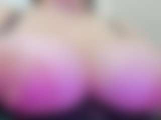 Live cam show with juliana-bigboobs - Tittyfuck on Cam Slut
