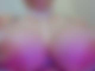 juliana-bigboobs's Live Sex Cam Show