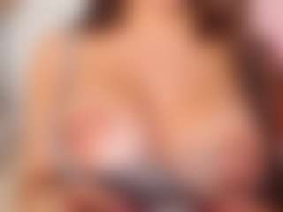 kyliegreyoficial's Live Sex Cam Show