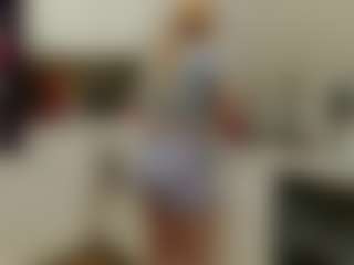 Live cam show with blondiewithanass - Butt Plug on Camsoda