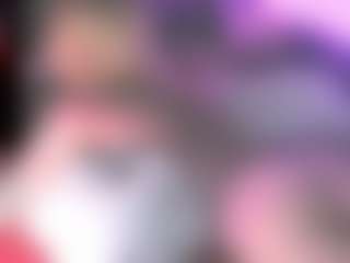 Live cam show with blondiewithanass - Green Eyes on Milfs Live