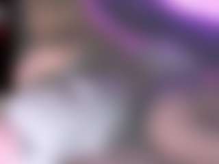 Live cam show with blondiewithanass - Oil on sexylive.show