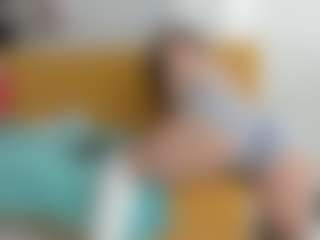 Live cam show with Martina Rossi - Petite MILF on camwithhim.com