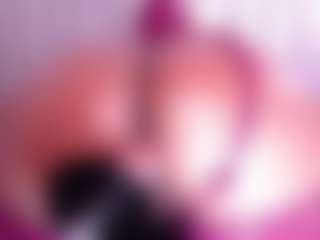 Live cam show with Salome - Massage on xDating