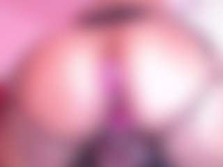 Live cam show with Salome - Handjob on TeamSkeetLive