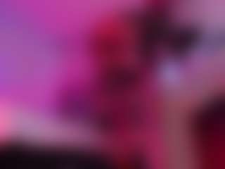 Salome MILF webcam performer live streaming