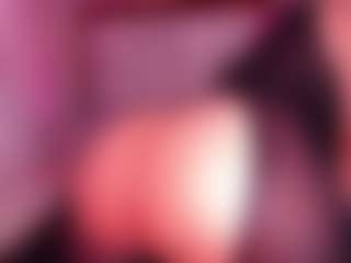 Salome MILF webcam performer live streaming