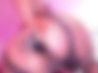 Live cam show with Salome - Public Mature on Soda Cam