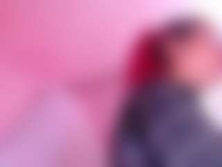 Salome MILF webcam performer live streaming
