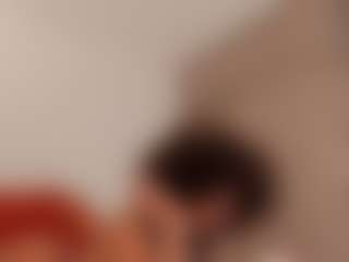 Live cam show with Karlyee - Fuck Machine on Uber Horny