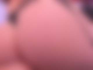 Live cam show with Taylor Brave - Fatpussy on TeamSkeetLive