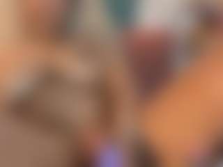 Live cam show with Aliccia - Black Middle Aged on Stripli.com