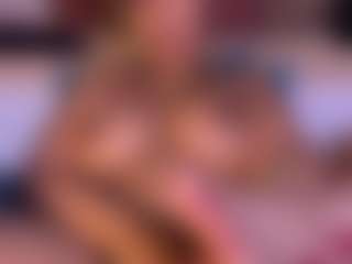 Live cam show with Aliccia - Grey on intimatelivegirls.com