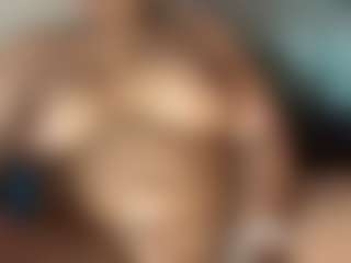 Live cam show with Aliccia - Black Middle Aged on Hubzter Live