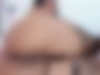 Live cam show with bonniegrace - Ebony on Gym Cam Girls | colombia