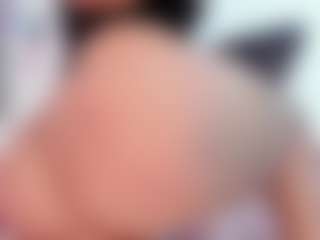 Live cam show with bonniegrace - Ebony MILF on Livezox