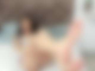 Live cam show with casey-jamess - Bedroom MILF on Hubzter Live