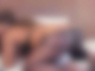 Live cam show with Mia Pineda - Middle Aged on Fling VIP Chat