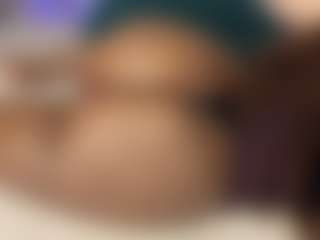 Live cam show with hornyafricangirl - Riding on Camsoda