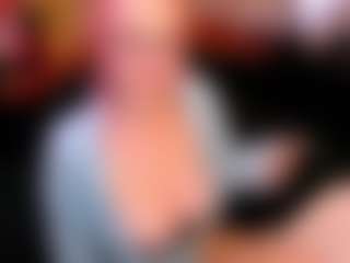 Live cam show with Switchy Kitty - Findomme on Stripli.com