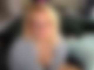Live cam show with Switchy Kitty - Nipple Play on SinfulBabes