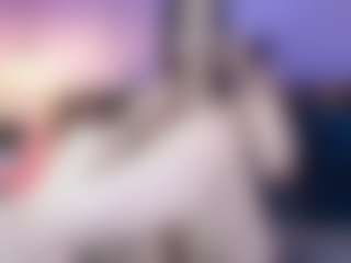 Live cam show with Charlotte - Shaved Pussy on luckytryst.com