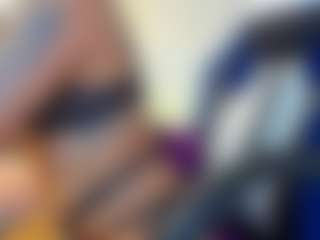 Live cam show with juliia-rose - Atm on friskycurves.com