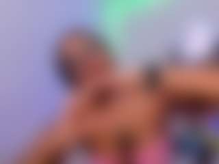 Live cam show with Anna Brooks - Squirt Teen (18+) on Chatstar