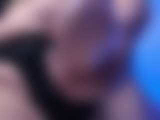 Live cam show with april-johnson - Middle Aged on Camming Site