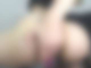 Live cam show with Emmily - Doggy on nudelive.tv