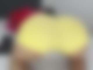 Live cam show with Emmily - Body Massage on Sweet Sext