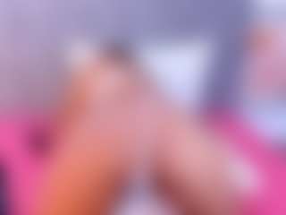 Live cam show with LUNALEEE - Petite on Sweet Sext