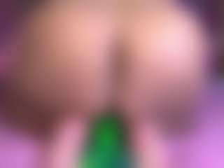 violeta-evanz MILF webcam performer live streaming