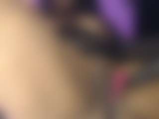 Live cam show with sharom-romsth - Brown Hair MILF on CamClone