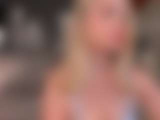 Live cam show with StaceyWood - Small Ass on UwU Esports