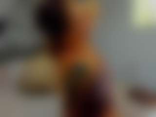 Live cam show with almafancy - Striptease MILF on Soda Cam