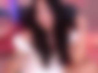 Live cam show with Arabella Swan - Shaved Pussy on liverealitysex.com