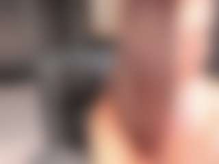 Live cam show with Wild Eve - Pretty on Fit Hotties
