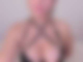 APRIL-ROSES's Live Sex Cam Show