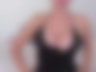 Live cam show with APRIL-ROSES - Flashing on CamwithHer