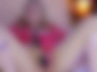 Nicole MILF webcam performer live streaming
