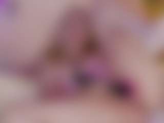 Nicole MILF webcam performer live streaming