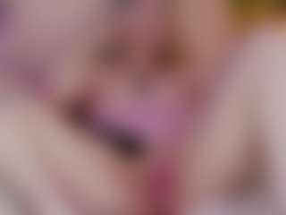 Nicole MILF webcam performer live streaming